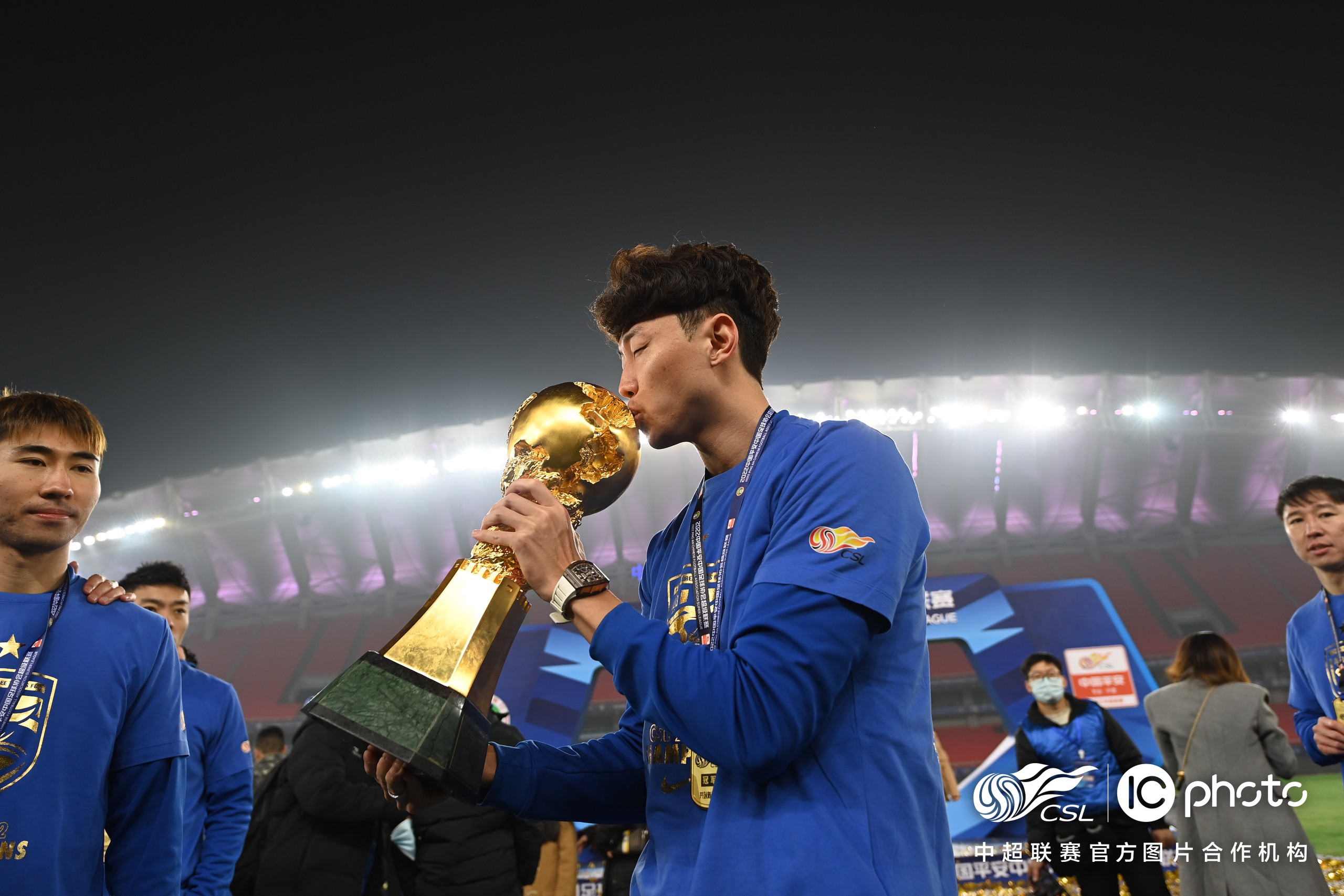 浙江队训练开放日，今晚扳平良机引欢呼，中超在即，阵容厚度经受考验的简单介绍-开云官网