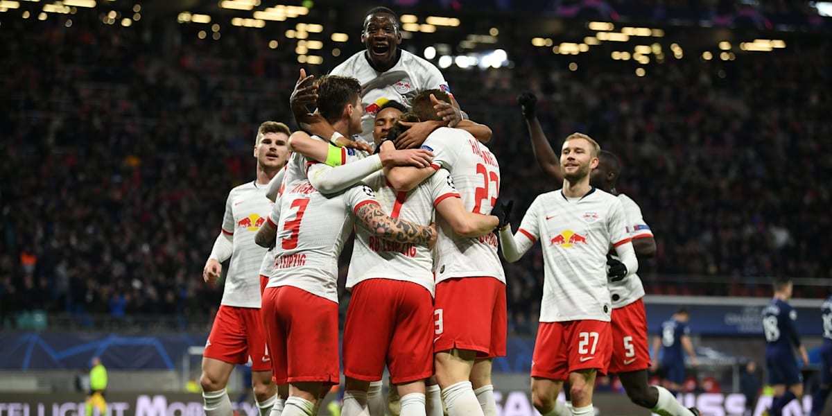 上海申花训练开放日,关键时刻豪取连胜引欢呼,德国杯在即,阵容厚度经受考验(上海申花今天新闻) 上海申花训练开放日,关键时刻豪取连胜引欢呼,德国杯在即,阵容厚度经受考验(上海申花今天新闻)